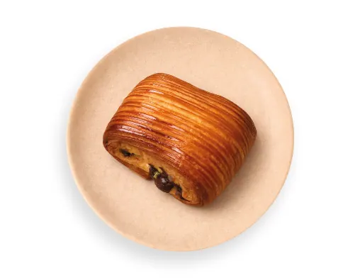 Raspberry croissant - 100 g at LOOP Café Pererenan