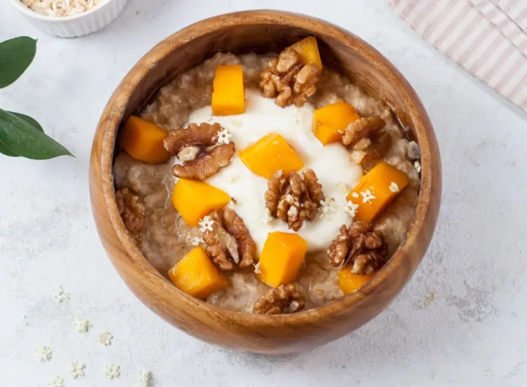 Tropical Sunrise Oats at LOOP Café Pererenan, Bali